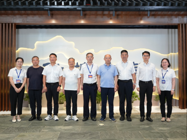 有富策略 国家级白酒大师齐聚劲牌，共鉴毛铺草本酒与劲牌清香年代独特风味